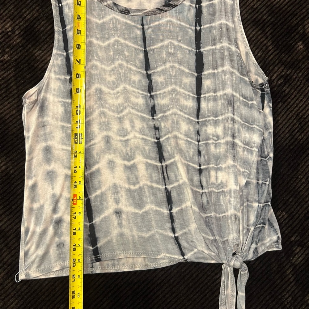 Olivia Rae Tank Top. Size XL - Picture 3 of 6